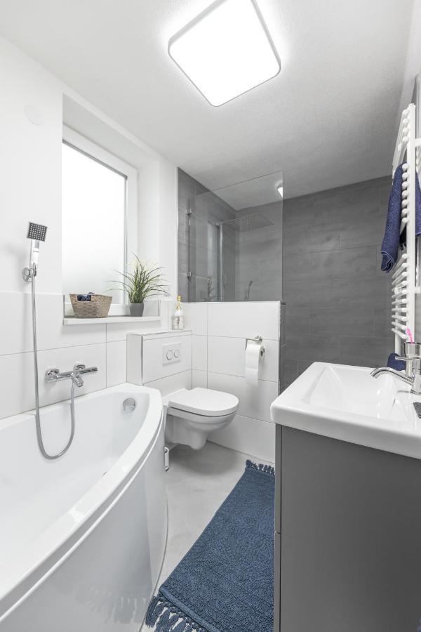 Exklusive Neubau-Ferienwohnung Mit Fernsicht คอนสตานซ์ ภายนอก รูปภาพ